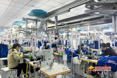 服飾外貿(mào)訂單火爆，中國制造引領(lǐng)全球時(shí)尚潮流